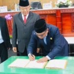 Dalam Sidang Paripurna DPRD, Bupati Kalatiku: Masukan dan Saran Sebagai Penguatan Kedepan