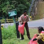 Peduli Lingkungan, Pramuka Saka Wanabakti KPH II Saddang Pungut Sampah Plastik