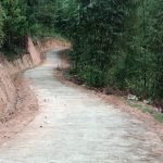 Lembang Rante Bagun Jalan Kalincong-Parande dari Dana Desa Sepanjang 400 M 