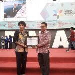 Pemkab Torut Terima Penghargaan dari Otoritas Jasa Keuangan, Ini Dasar Penilaiannya