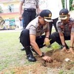 Peduli Penghijauan, Polres Lutra Gelar Penanaman Pohon Buah
