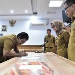 32 Pimpinan OPD Lutra Tandatangani Perjanjian Kinerja di Depan Bupati