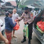 Polres Torut bersama BKM Masjid bagikan Sembako pada Warga Kurang Mampu