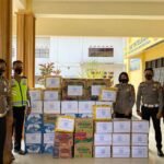 Sat Lantas Serahkan Bantuan Korban Gempa di Posko Kemanusiaan Polres Torut