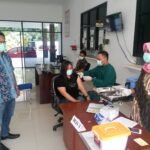 Tenaga Kesehatan RSUD Pongtiku Jalani Vaksinasi Covid yang Kedua