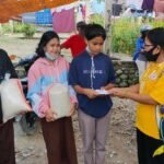YPKT Palopo dan OSIS SMK Kristen Seriti, Bantu Siswa Terdampak Angin Puting Beliung di Tiga Desa