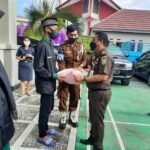 Jelang Idul Fitri, Kejari Tana Toraja Berikan Bantuan Pada Anak Yatim