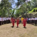 Bupati Yohanis Bassang  Disambut Hangat  Masyarakat Kecamatan Rantebua