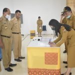 39 Lurah Sertijab, Sekda Rede Roni Berpesan Kerja Ikhlas dan Cerdas